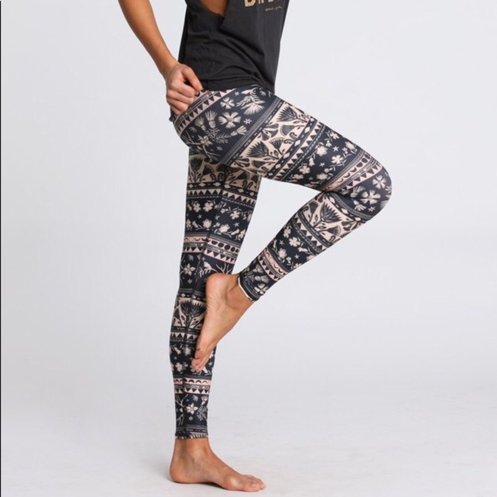 Teeki moonflower yoga tights